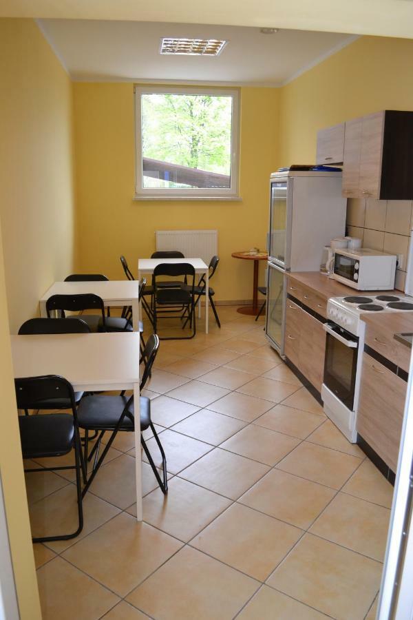 Hostel Mikolajczyka59 ソスノヴィエツ エクステリア 写真
